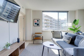 Amazing 2BR Apartment at Crystal City